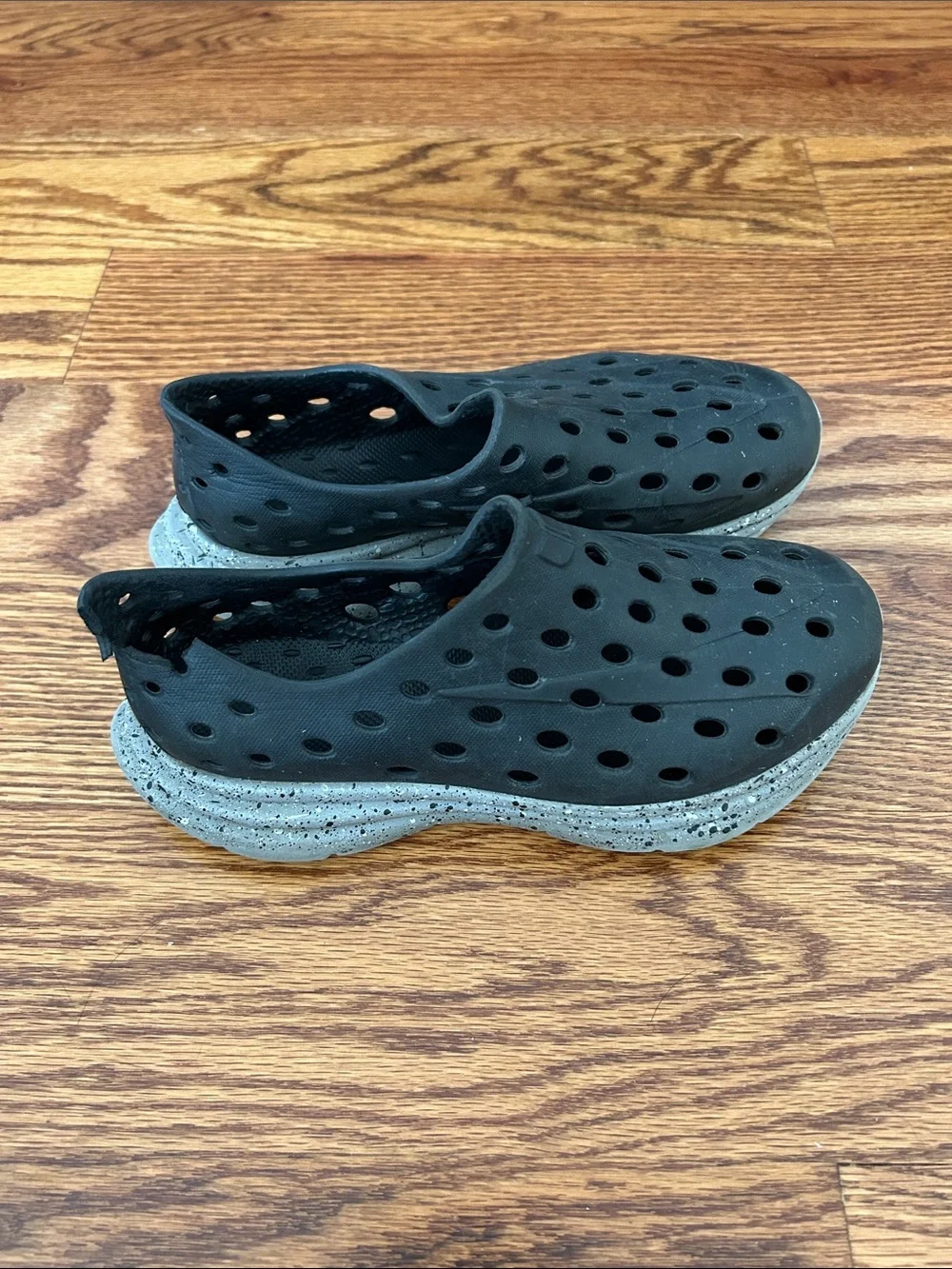 KANE Black Slip-On Perforated Water-Friendly Shoes M3 W5